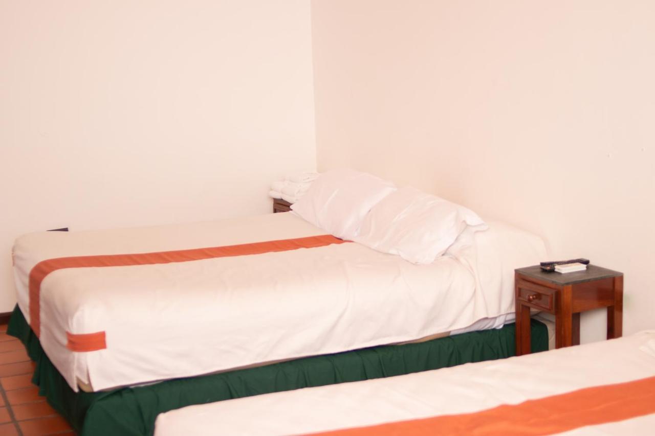 Donna Alda Casa Apartment Салта Екстериор снимка